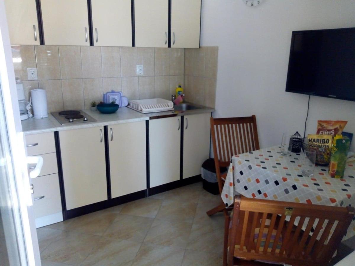 Apartman Leo Nečujam Zewnętrze zdjęcie